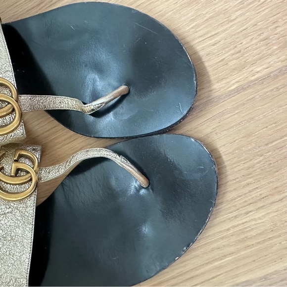 Gold Gucci Flip Flops Size 40 - Picture 5 of 5